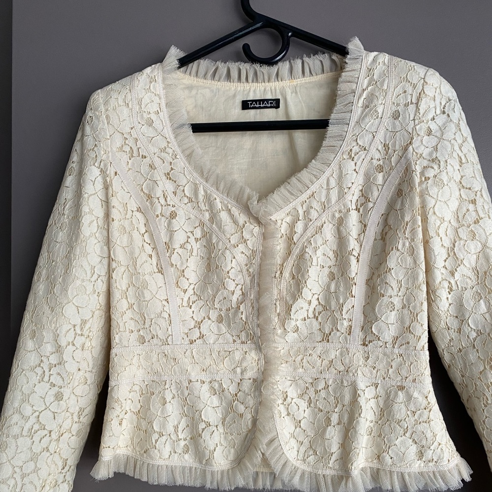 Ivory lace & frilly trim TAHARI  jacket 4 Y2K
